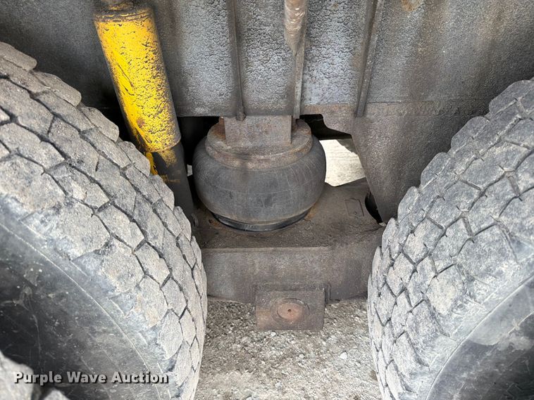 image for item YA2891 2001 Terex T340 crane