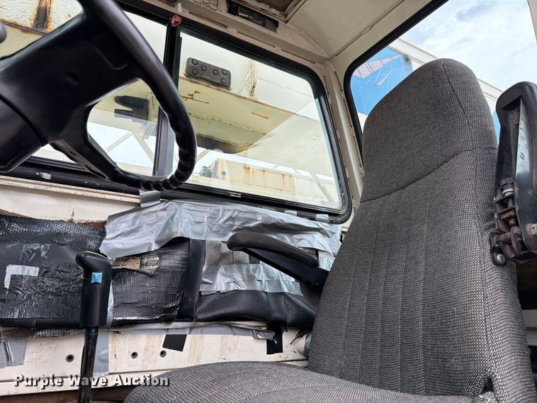 image for item YA2891 2001 Terex T340 crane