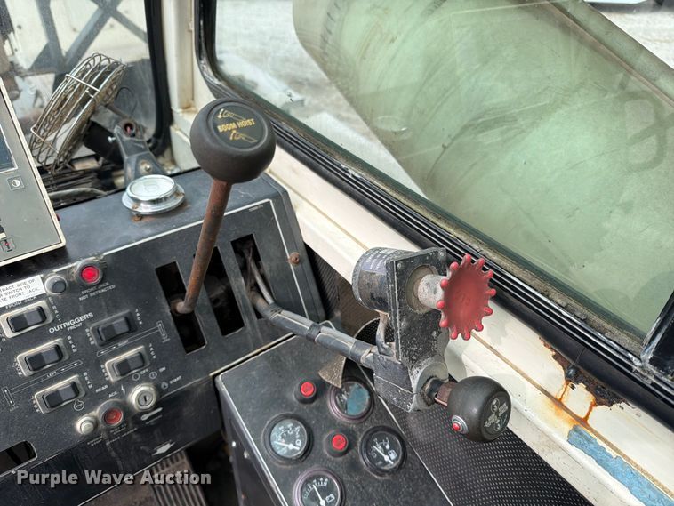 image for item YA2891 2001 Terex T340 crane