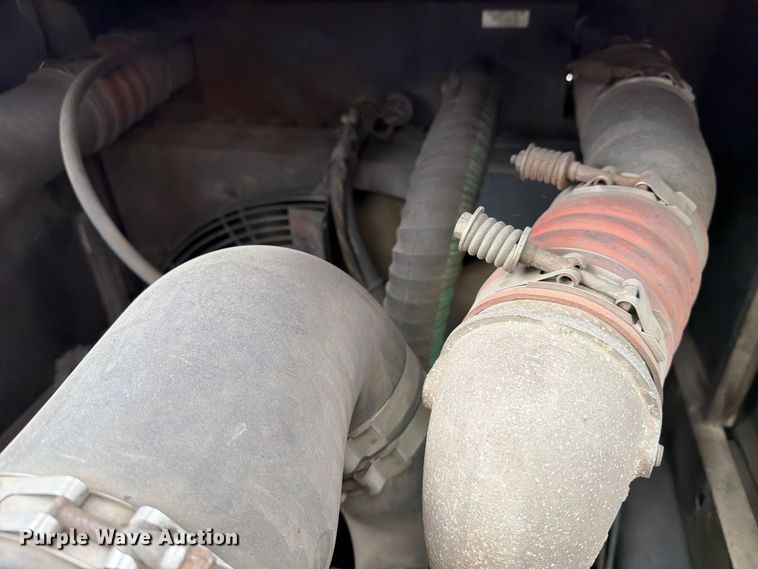 image for item YA2891 2001 Terex T340 crane