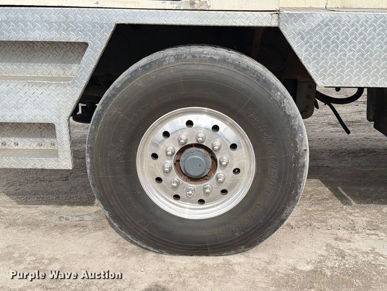 image for item YA2891 2001 Terex T340 crane