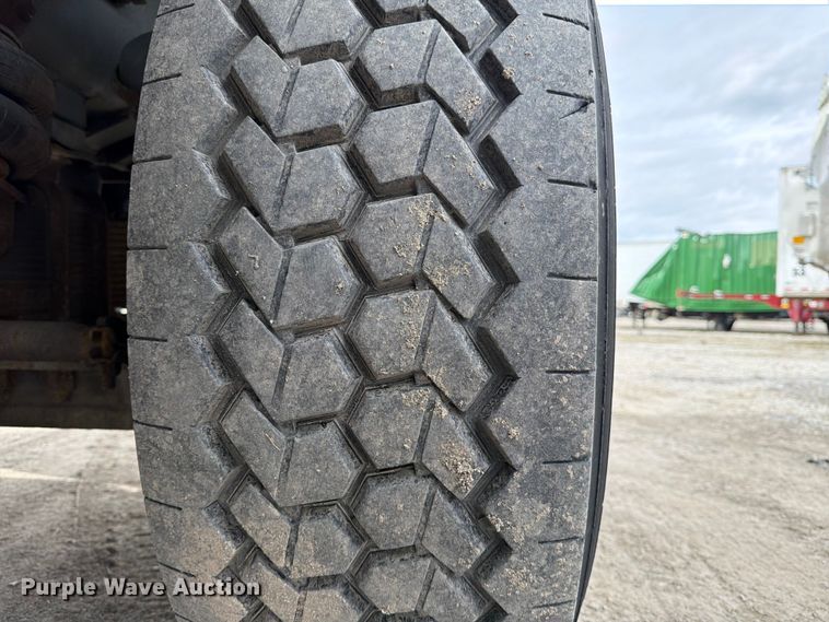 image for item YA2891 2001 Terex T340 crane