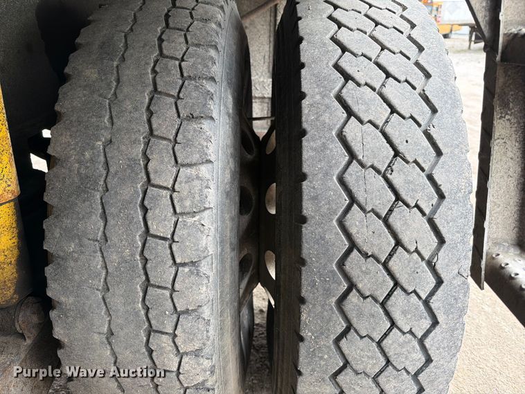 image for item YA2891 2001 Terex T340 crane