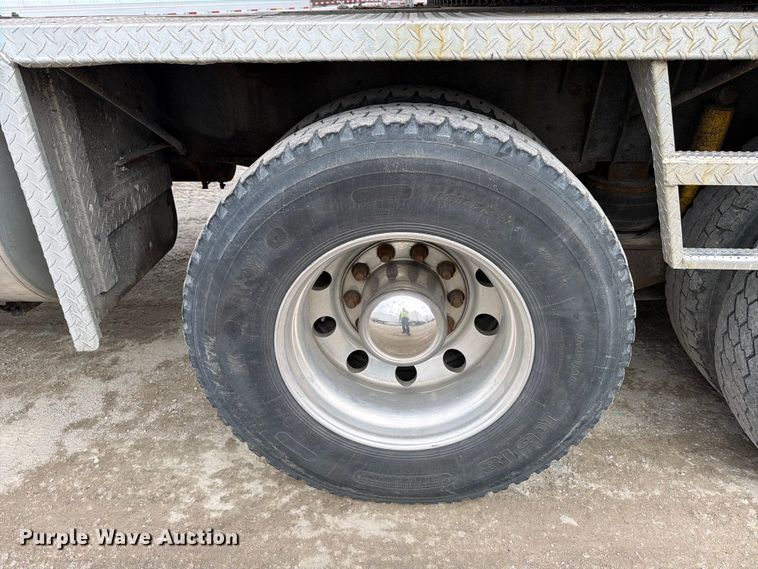 image for item YA2891 2001 Terex T340 crane