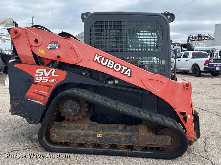 image for item YA2938 2017 Kubota SVL95-2S tracked skid steer loader