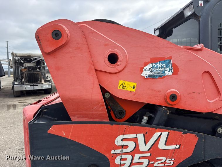 image for item YA2938 2017 Kubota SVL95-2S tracked skid steer loader