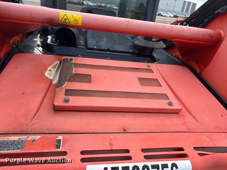 image for item YA2938 2017 Kubota SVL95-2S tracked skid steer loader