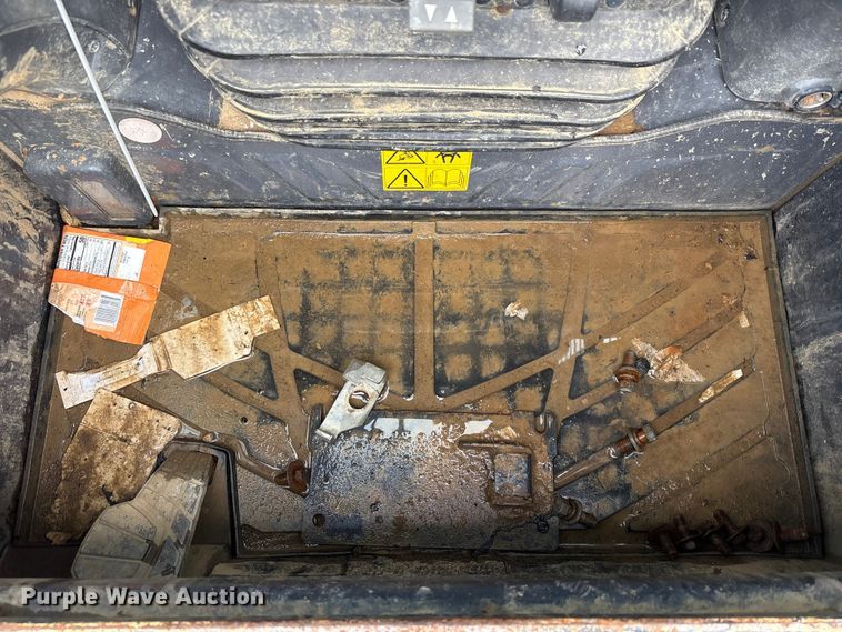 image for item YA2938 2017 Kubota SVL95-2S tracked skid steer loader