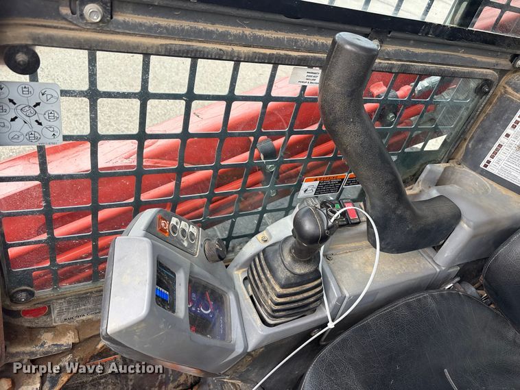 image for item YA2938 2017 Kubota SVL95-2S tracked skid steer loader