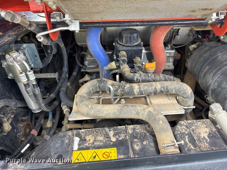 image for item YA2938 2017 Kubota SVL95-2S tracked skid steer loader