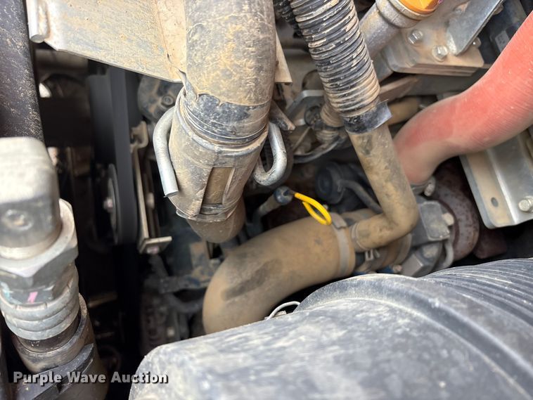 image for item YA2938 2017 Kubota SVL95-2S tracked skid steer loader