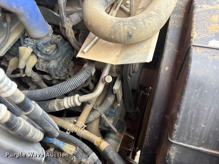 image for item YA2938 2017 Kubota SVL95-2S tracked skid steer loader