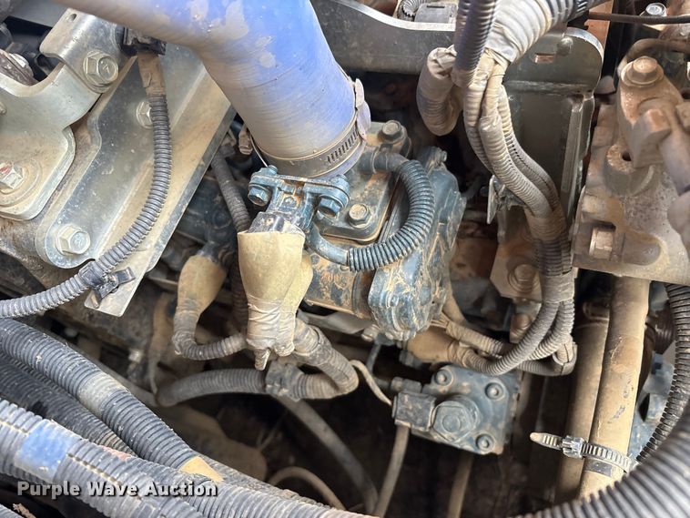 image for item YA2938 2017 Kubota SVL95-2S tracked skid steer loader