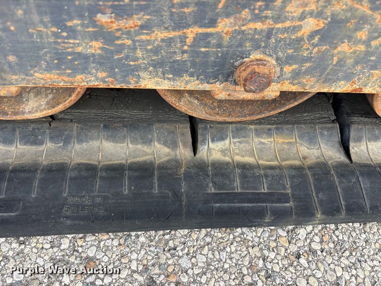 image for item YA2938 2017 Kubota SVL95-2S tracked skid steer loader