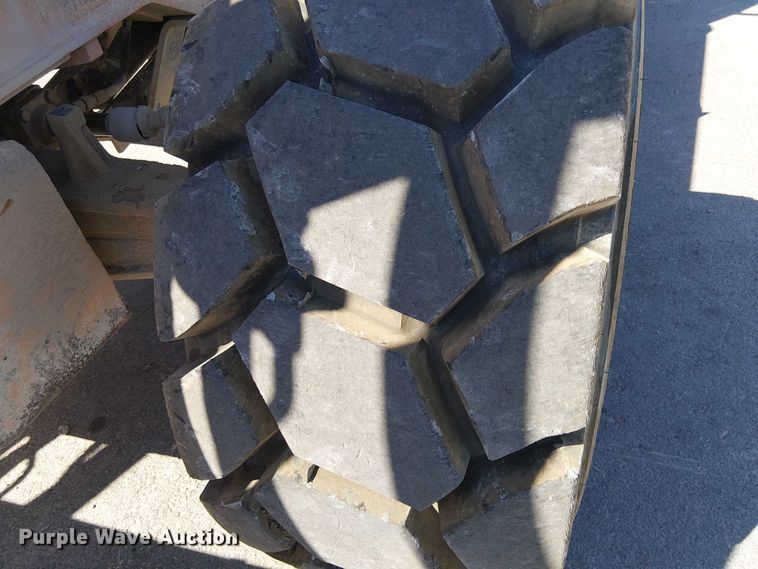 image for item YA2941 2006 Case 590 Super M II backhoe