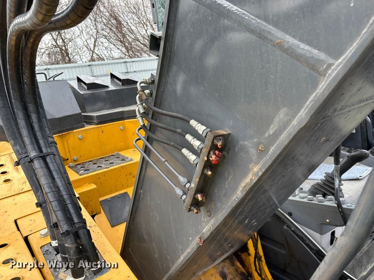 image for item YA2974 2022 John Deere 135G excavator