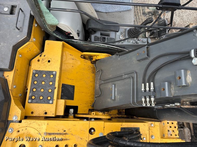 image for item YA2974 2022 John Deere 135G excavator