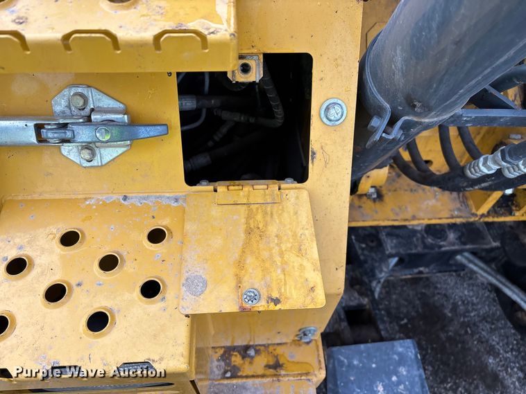 image for item YA2974 2022 John Deere 135G excavator