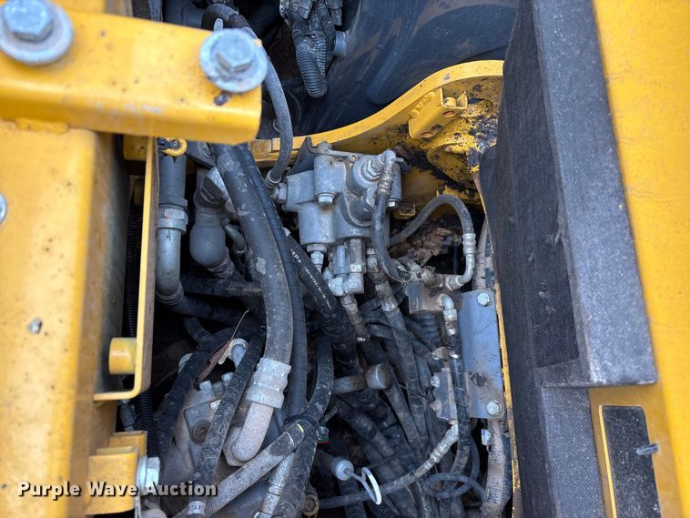 image for item YA2974 2022 John Deere 135G excavator