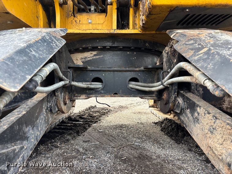 image for item YA2974 2022 John Deere 135G excavator