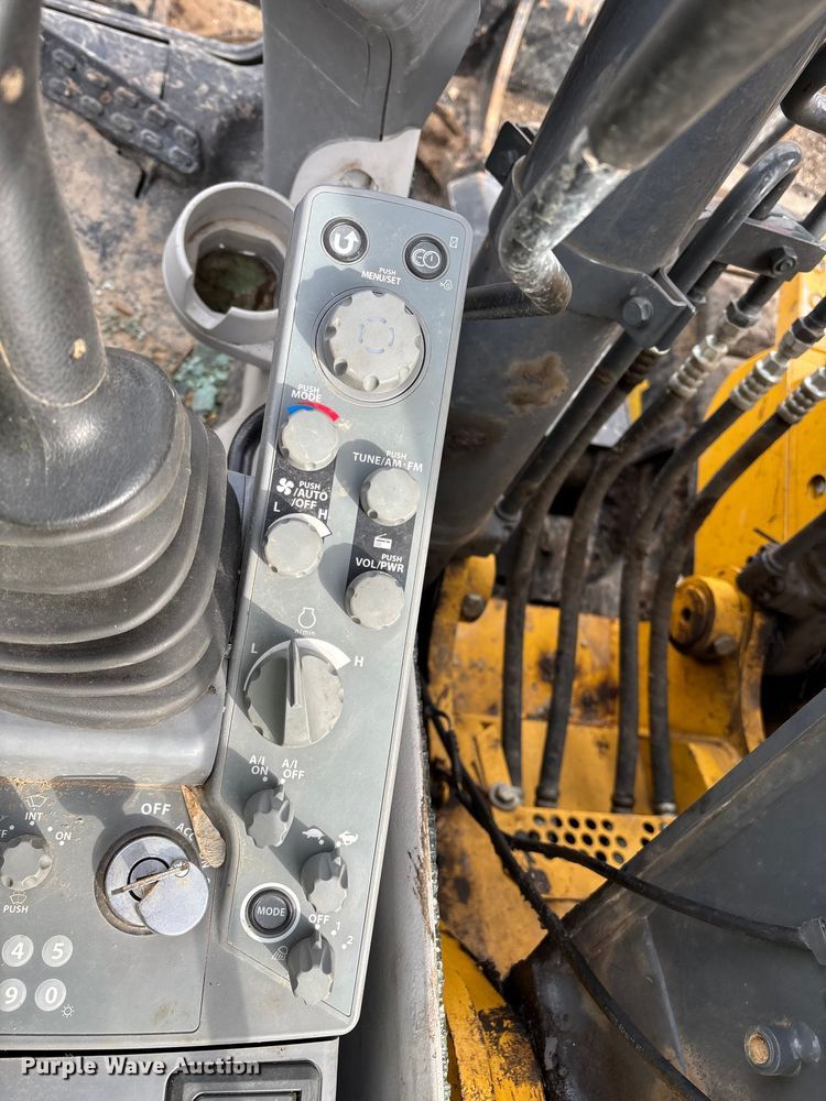 image for item YA2974 2022 John Deere 135G excavator