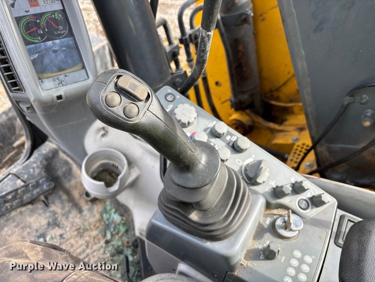 image for item YA2974 2022 John Deere 135G excavator