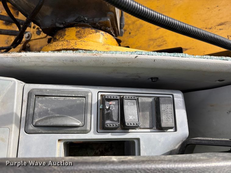 image for item YA2974 2022 John Deere 135G excavator