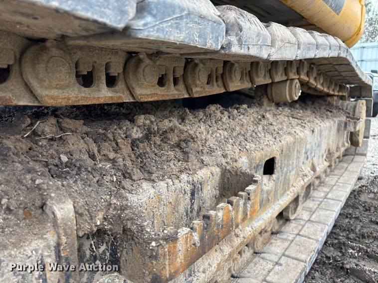 image for item YA2974 2022 John Deere 135G excavator