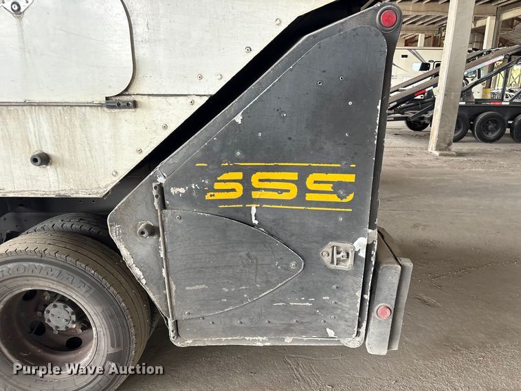 image for item YA3006 2014 Isuzu NPR street sweeper truck