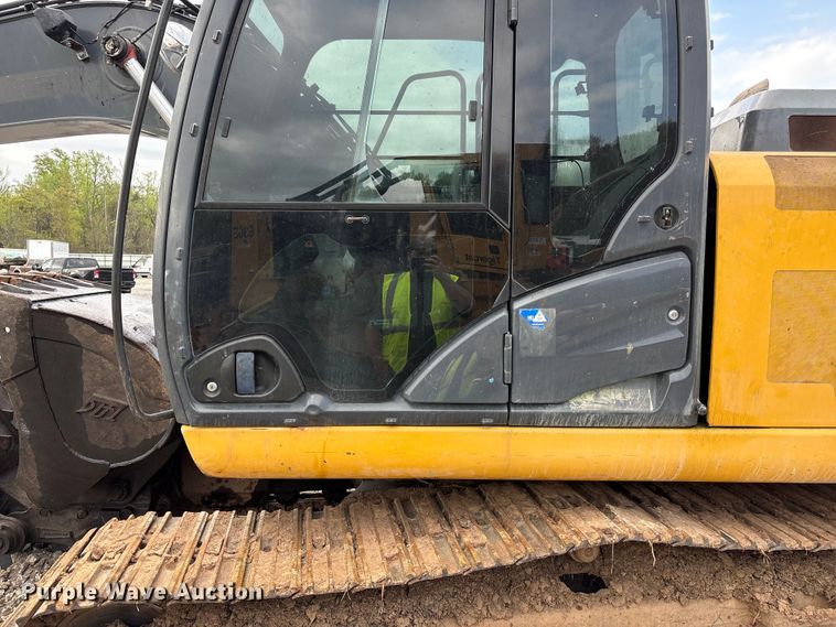 image for item YA3012 2018 John Deere 130G excavator