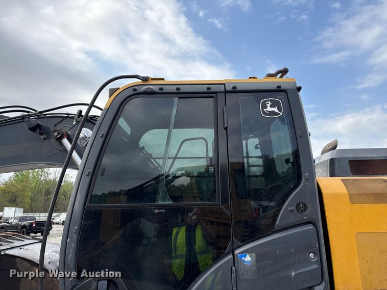 image for item YA3012 2018 John Deere 130G excavator