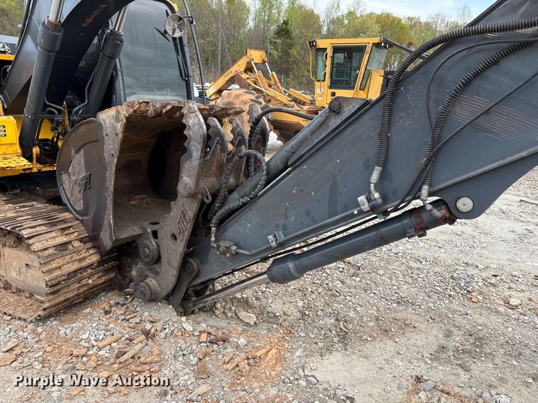 image for item YA3012 2018 John Deere 130G excavator