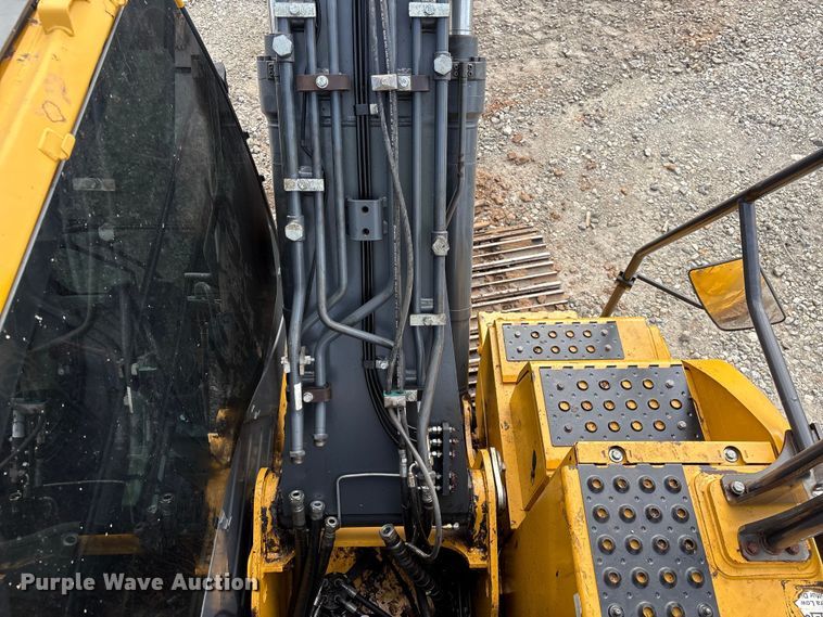 image for item YA3012 2018 John Deere 130G excavator