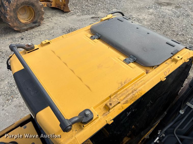 image for item YA3012 2018 John Deere 130G excavator