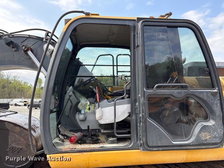 image for item YA3012 2018 John Deere 130G excavator