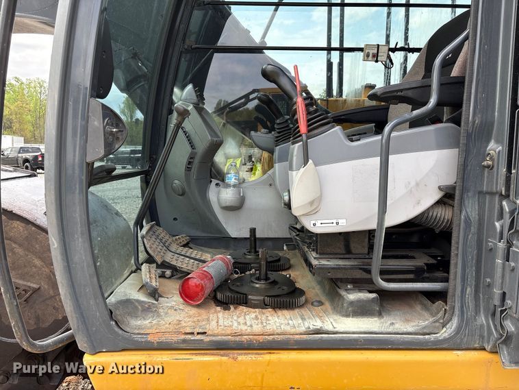 image for item YA3012 2018 John Deere 130G excavator