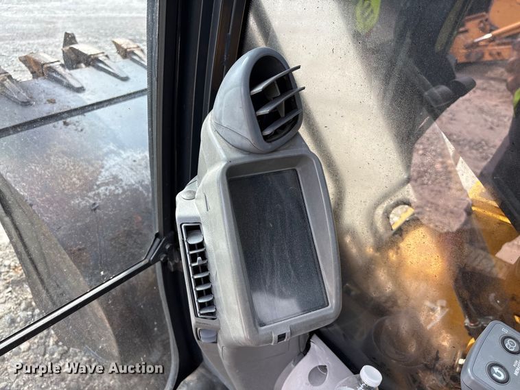 image for item YA3012 2018 John Deere 130G excavator