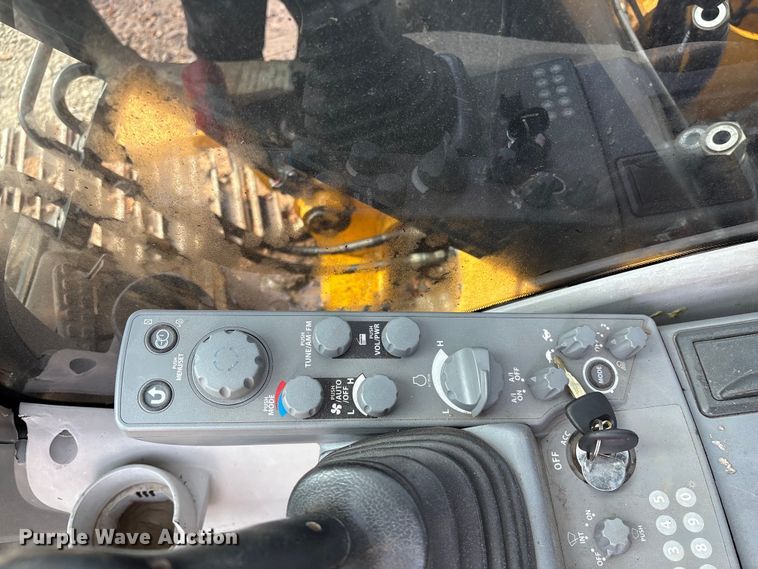 image for item YA3012 2018 John Deere 130G excavator