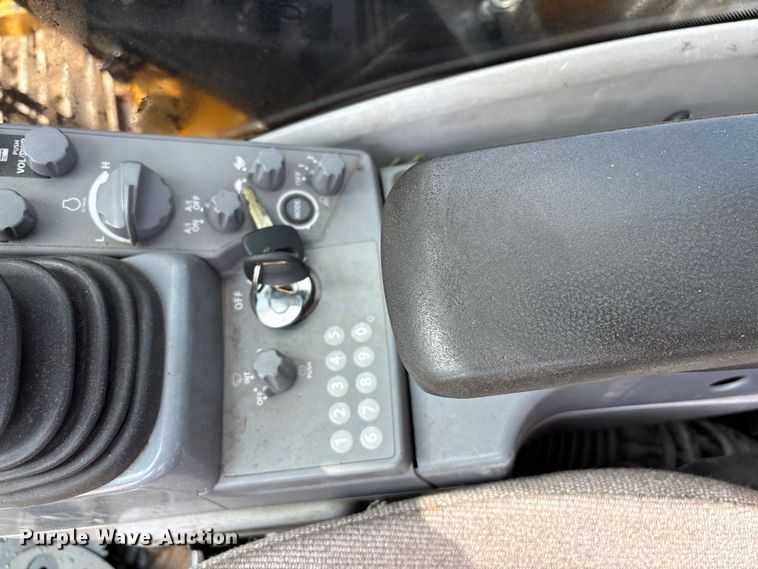 image for item YA3012 2018 John Deere 130G excavator
