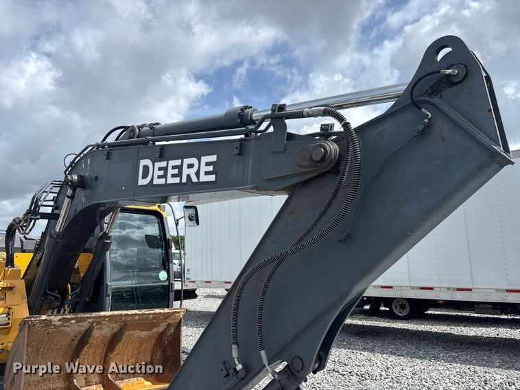 image for item YA3019 2021 John Deere 135G excavator