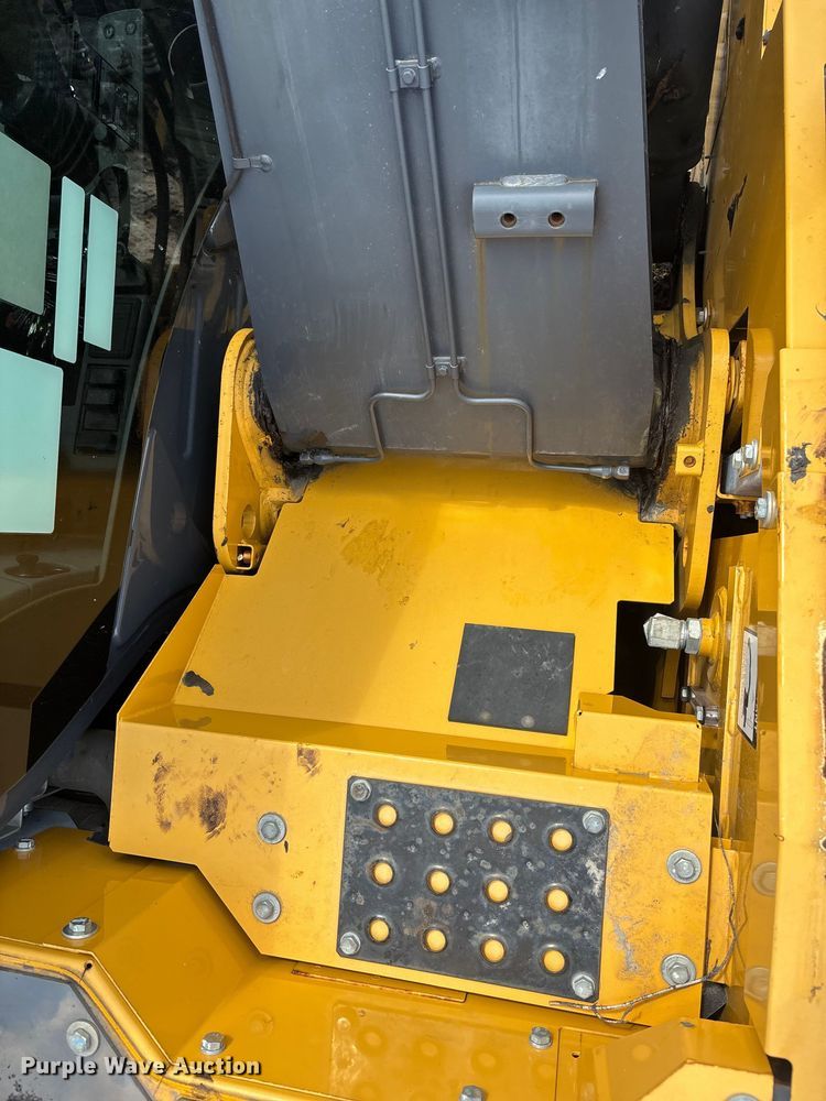 image for item YA3019 2021 John Deere 135G excavator