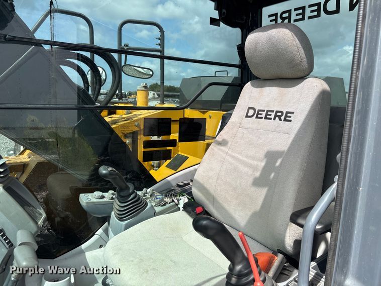 image for item YA3019 2021 John Deere 135G excavator