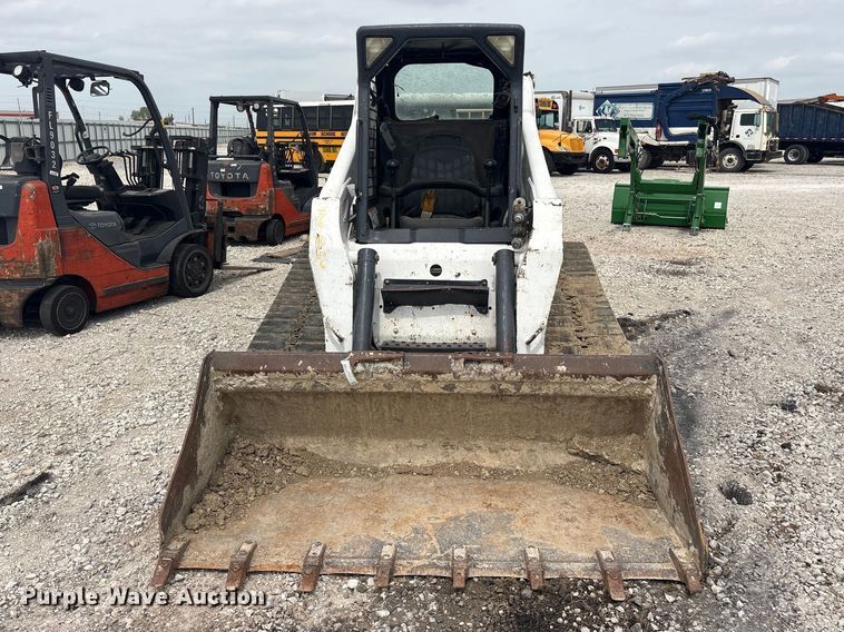 image for item YA3030 2006 Bobcat T300 tracked skid steer loader