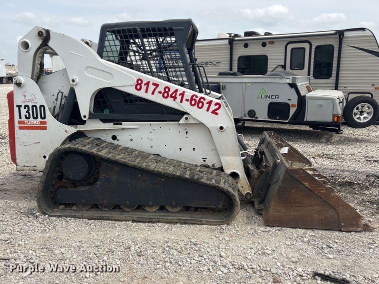 image for item YA3030 2006 Bobcat T300 tracked skid steer loader