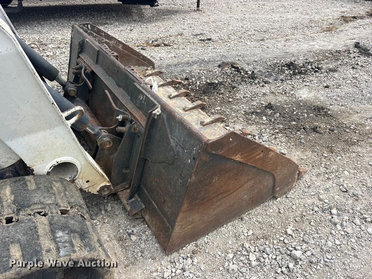 image for item YA3030 2006 Bobcat T300 tracked skid steer loader