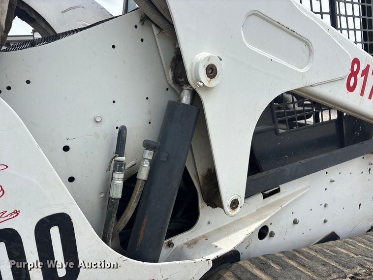 image for item YA3030 2006 Bobcat T300 tracked skid steer loader