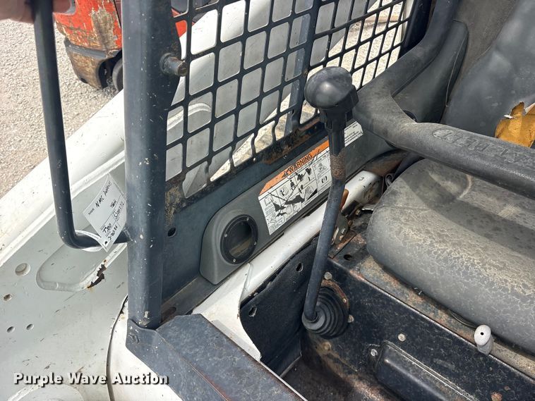 image for item YA3030 2006 Bobcat T300 tracked skid steer loader