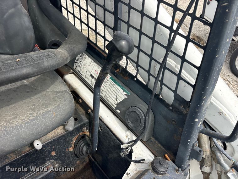 image for item YA3030 2006 Bobcat T300 tracked skid steer loader