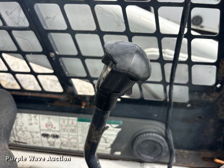 image for item YA3030 2006 Bobcat T300 tracked skid steer loader