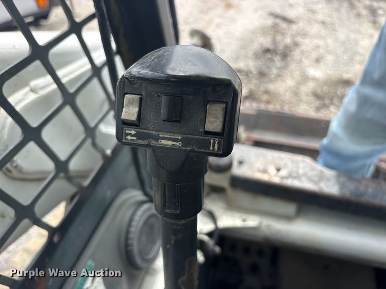 image for item YA3030 2006 Bobcat T300 tracked skid steer loader